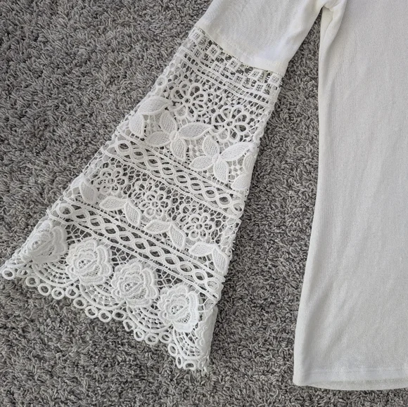 NWT White House Black Market Crochet Bell Sleeves Women's shirt - Picture 2 of 5